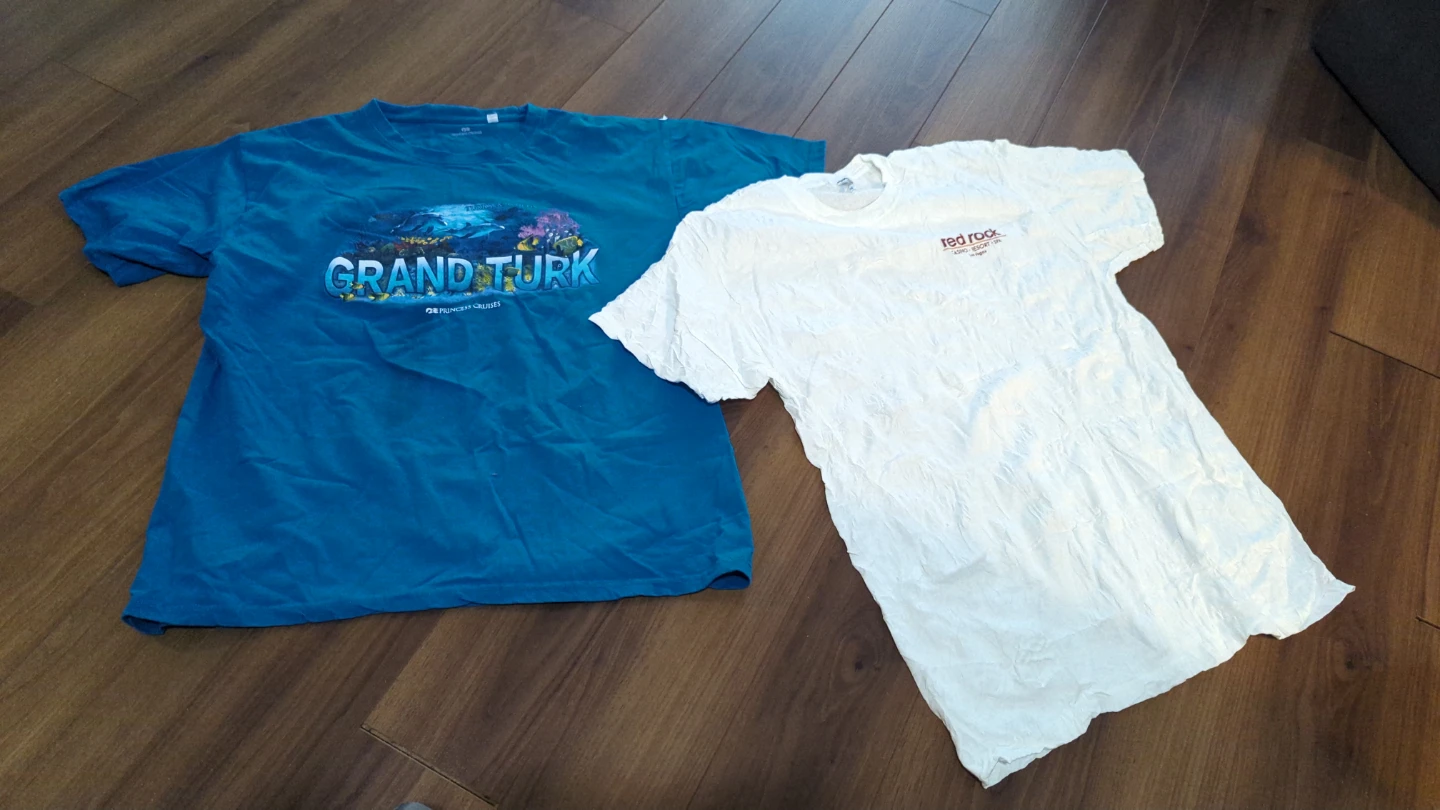 Lot of 2 T-Shirts: Grand Turk & Red Rock ResortXL