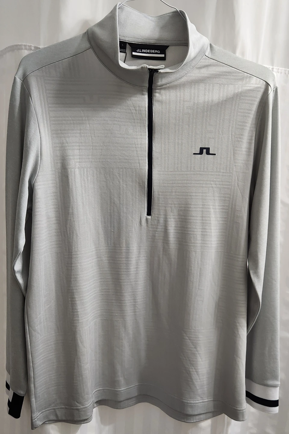J LINDEBERG  NWT SMOKE FREE NO PETS