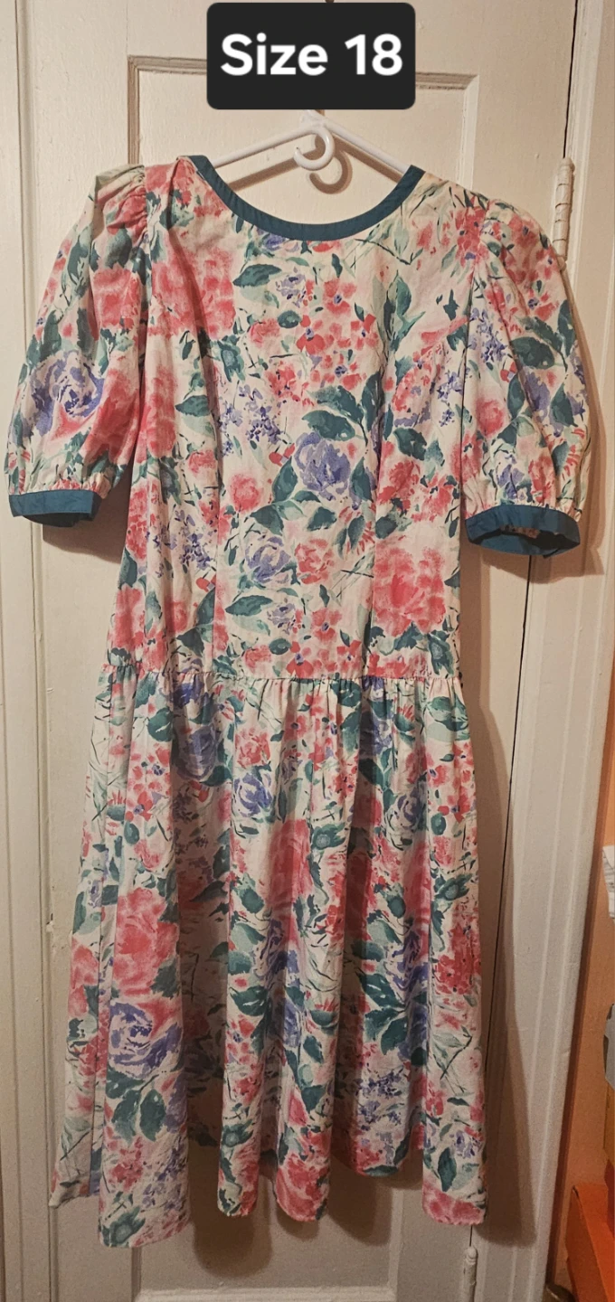 Women's long dress - photo 2