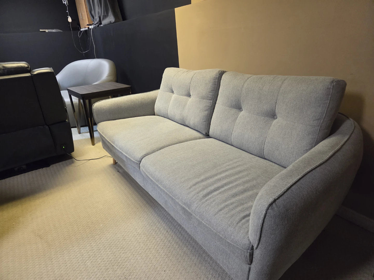 Light Grey Tufted Sofa - photo 2