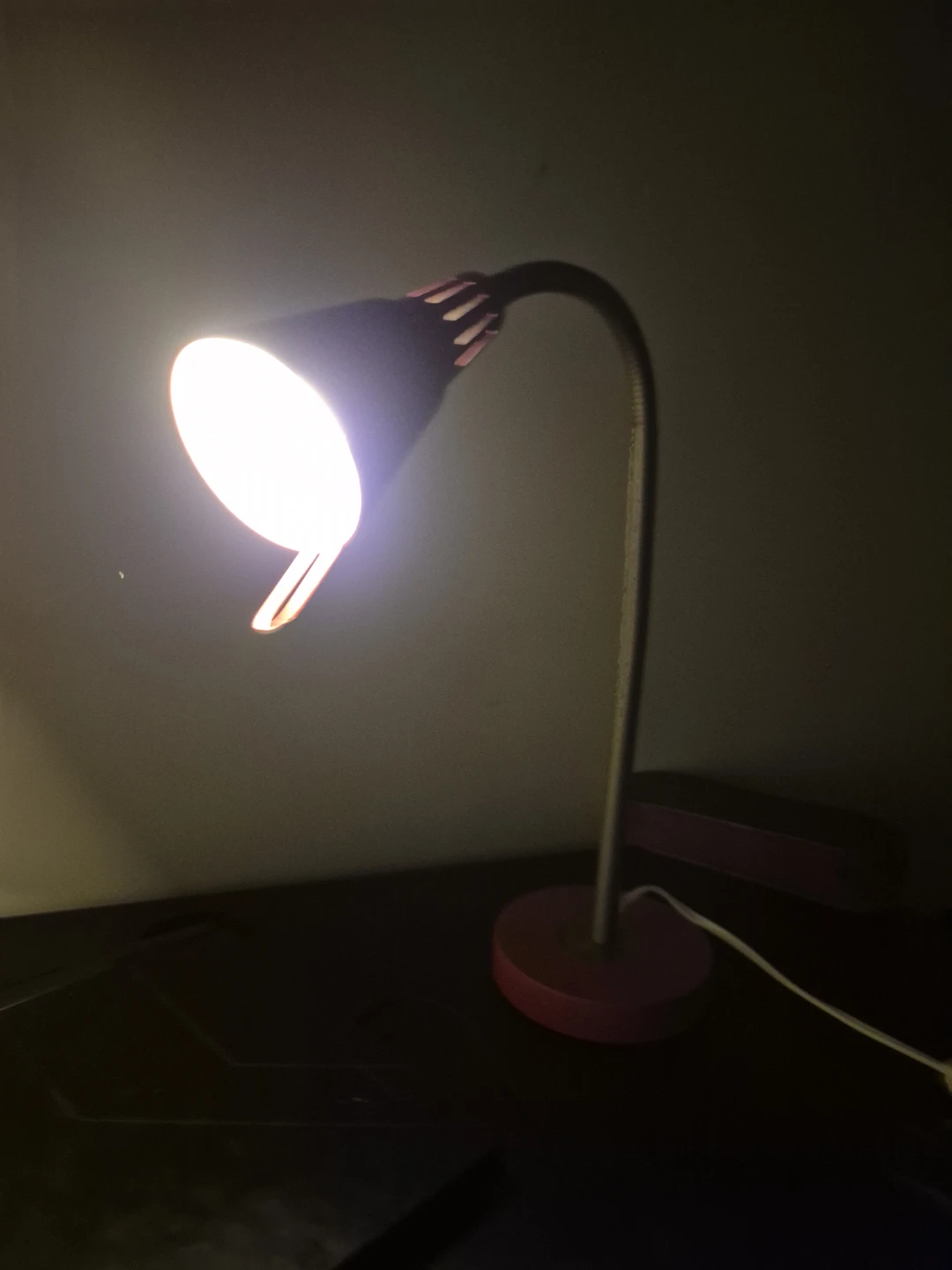 IkEA Red Gooseneck Desk Lamp. - photo 4