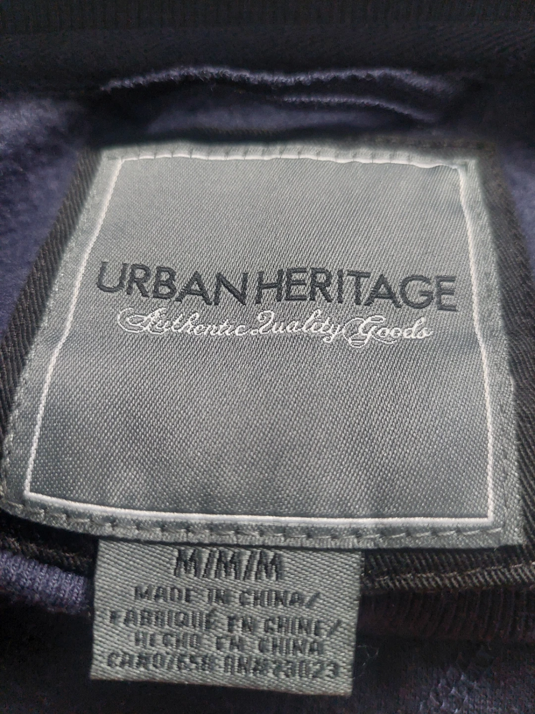 NWOT Urban Heritage Color Block Crewneck Sweatshirt - Medium  🏆 - photo 2