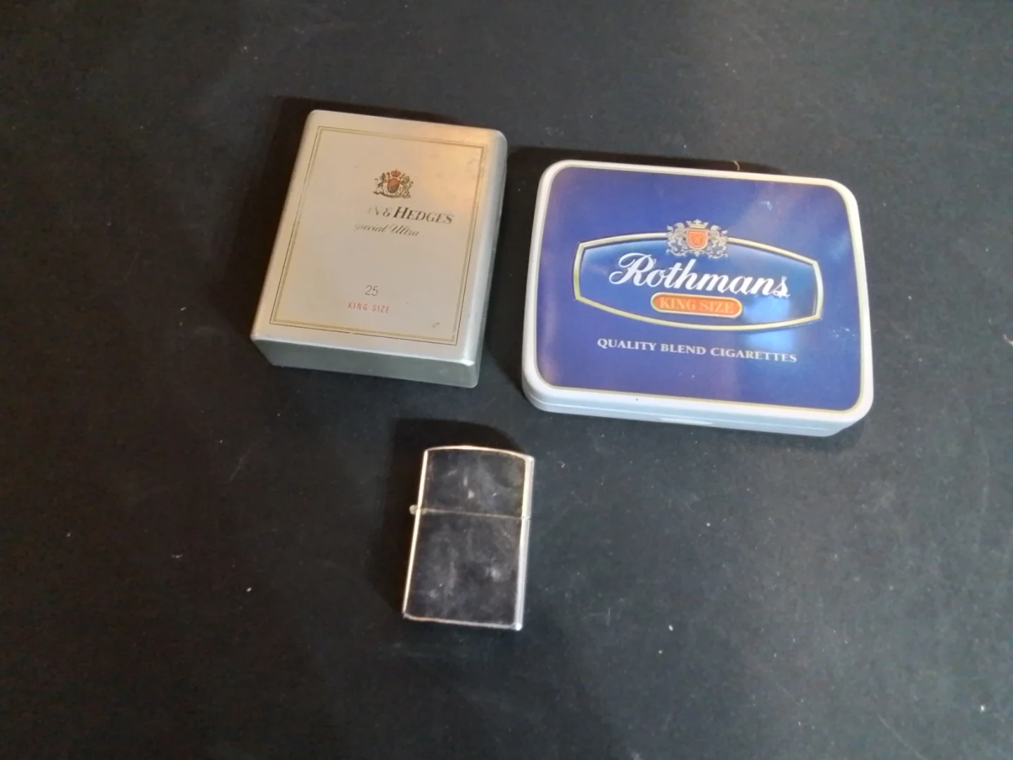 Plastic Benson Hedges Rothmans Tin No Marking Lighter Spark