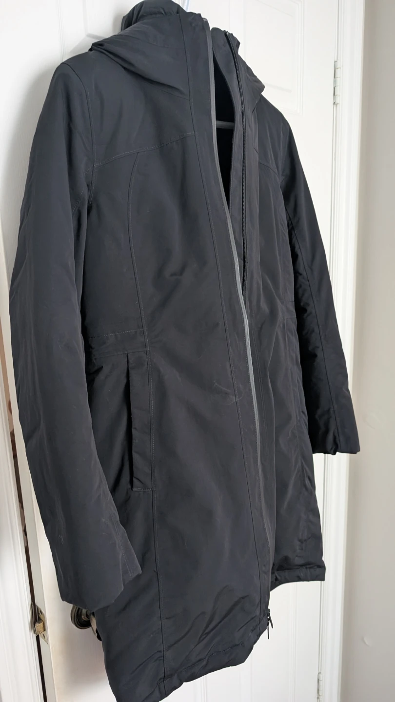 NEVER WORN Lululemon Snow Warrior Down Fill Parka - Size 4 - photo 5