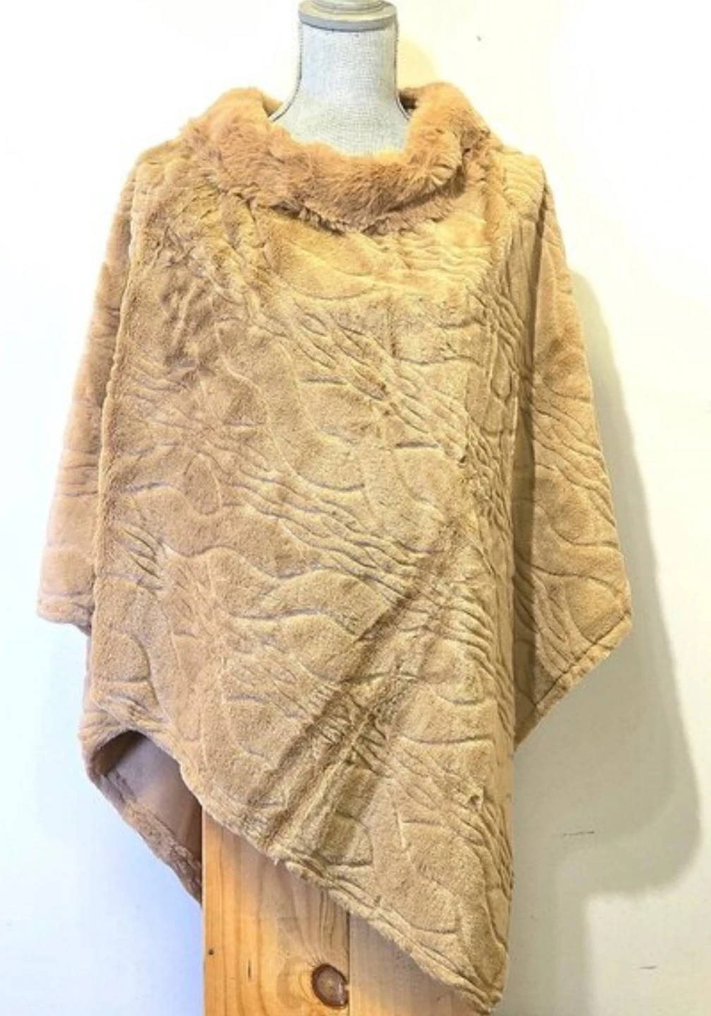 Poncho - Faux Fur