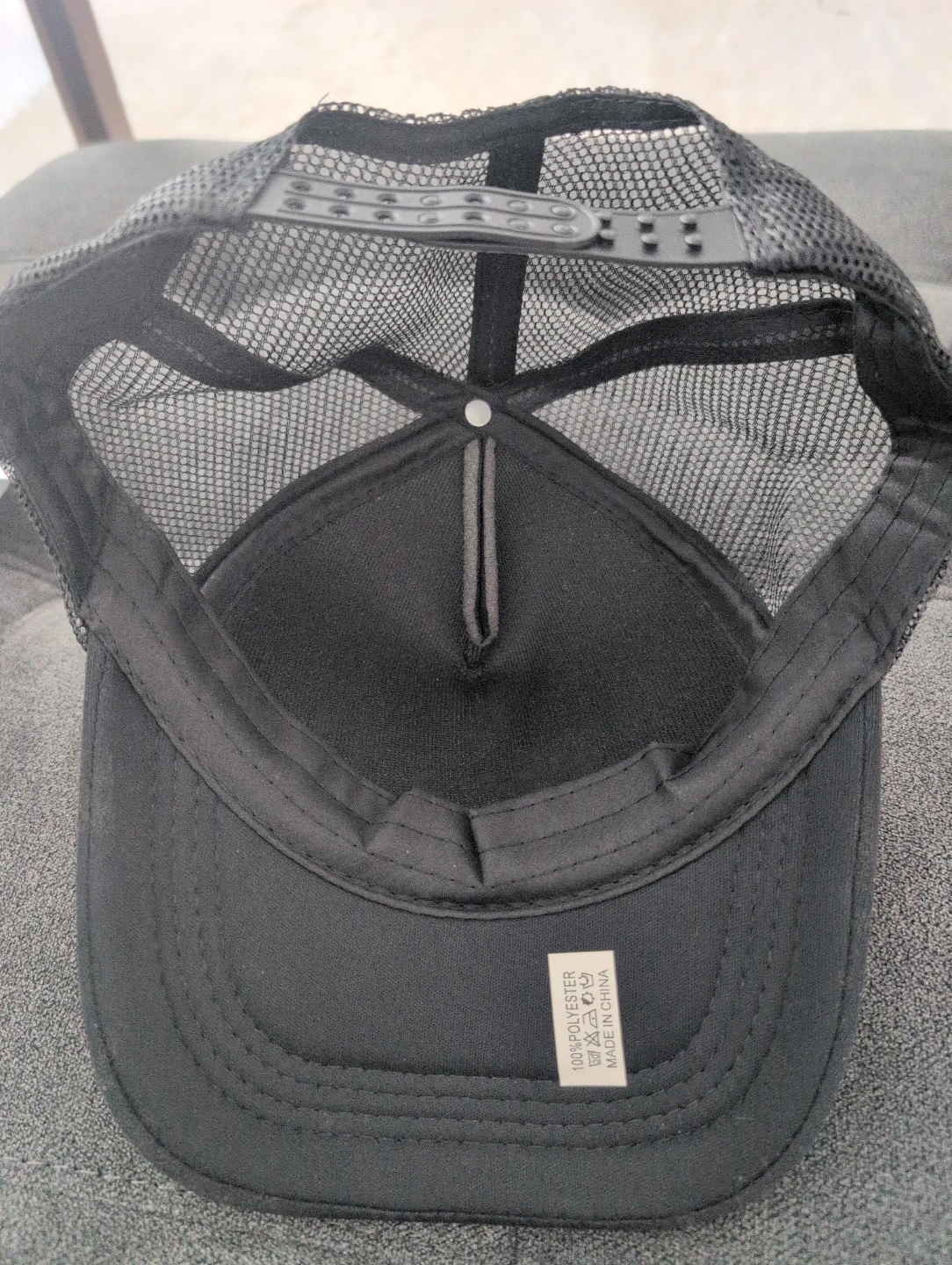 Black Trucker Hat 🥕 - photo 2
