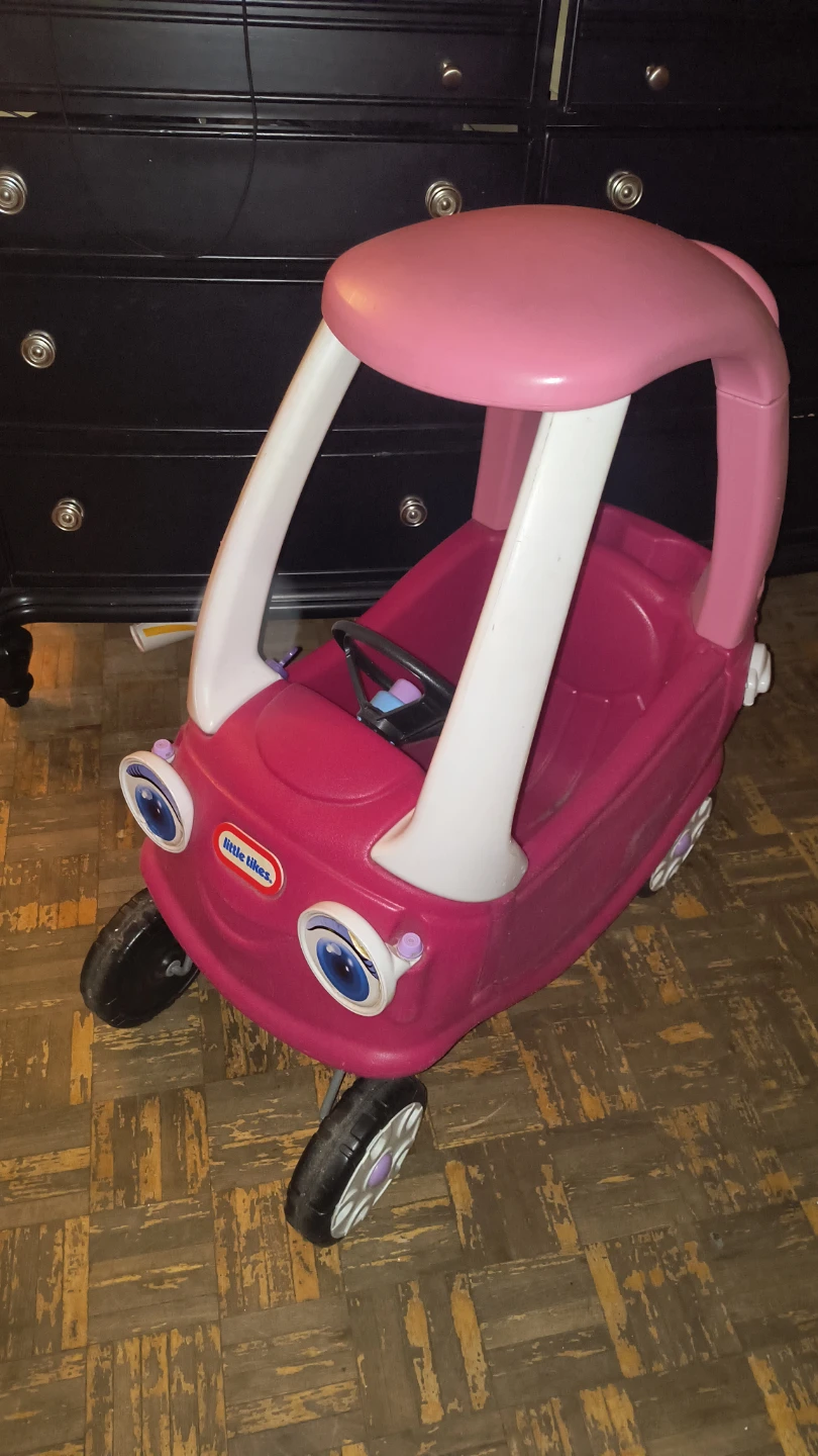 Little Tikes Cozy Coupe Ride-On Toy Car - Pink