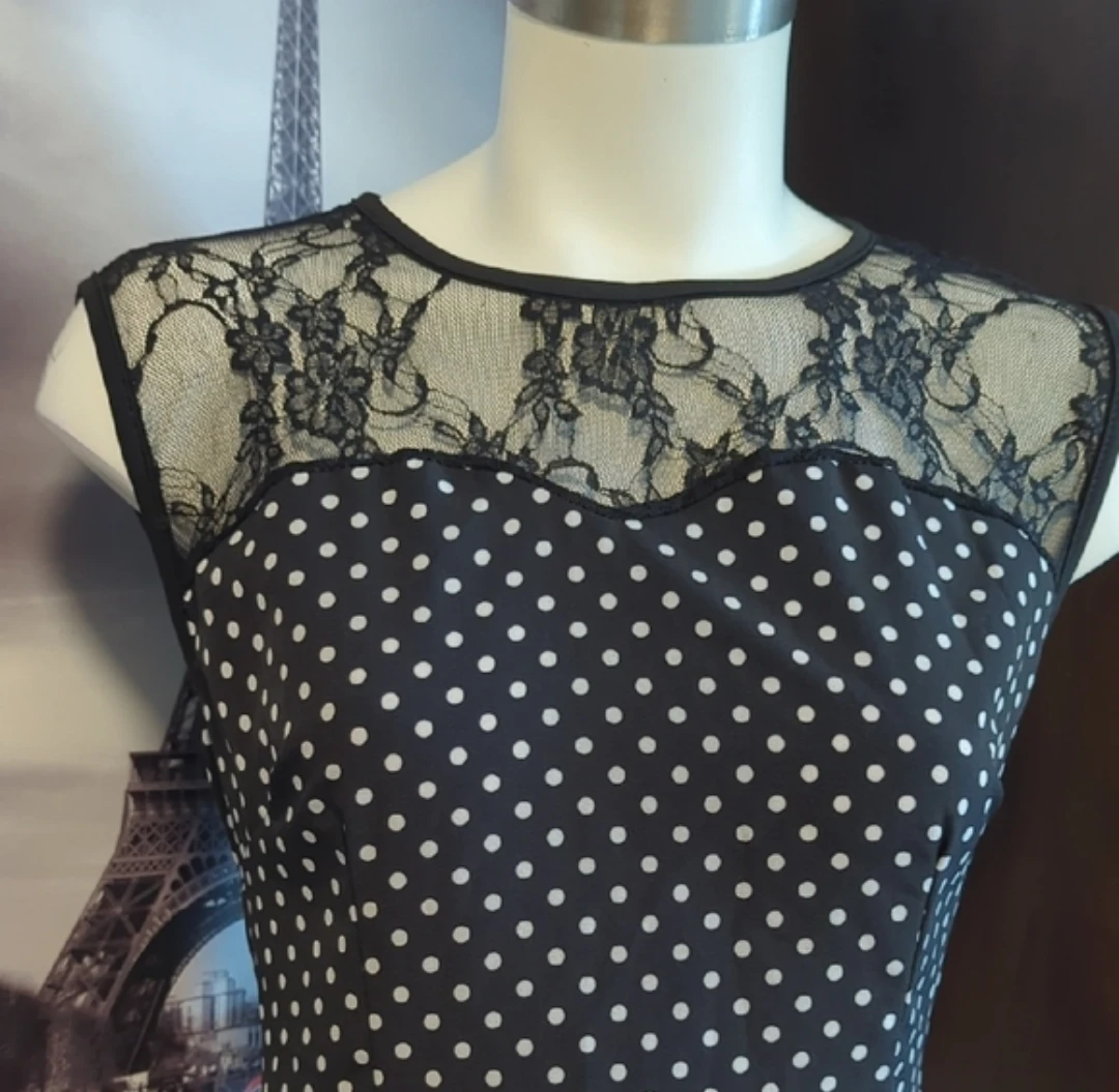 Black and white polka dot dress with lace detail - photo 2