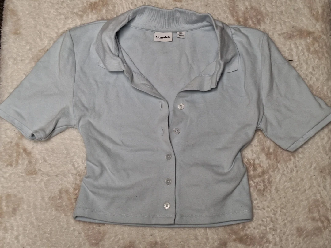 Aritzia tops
