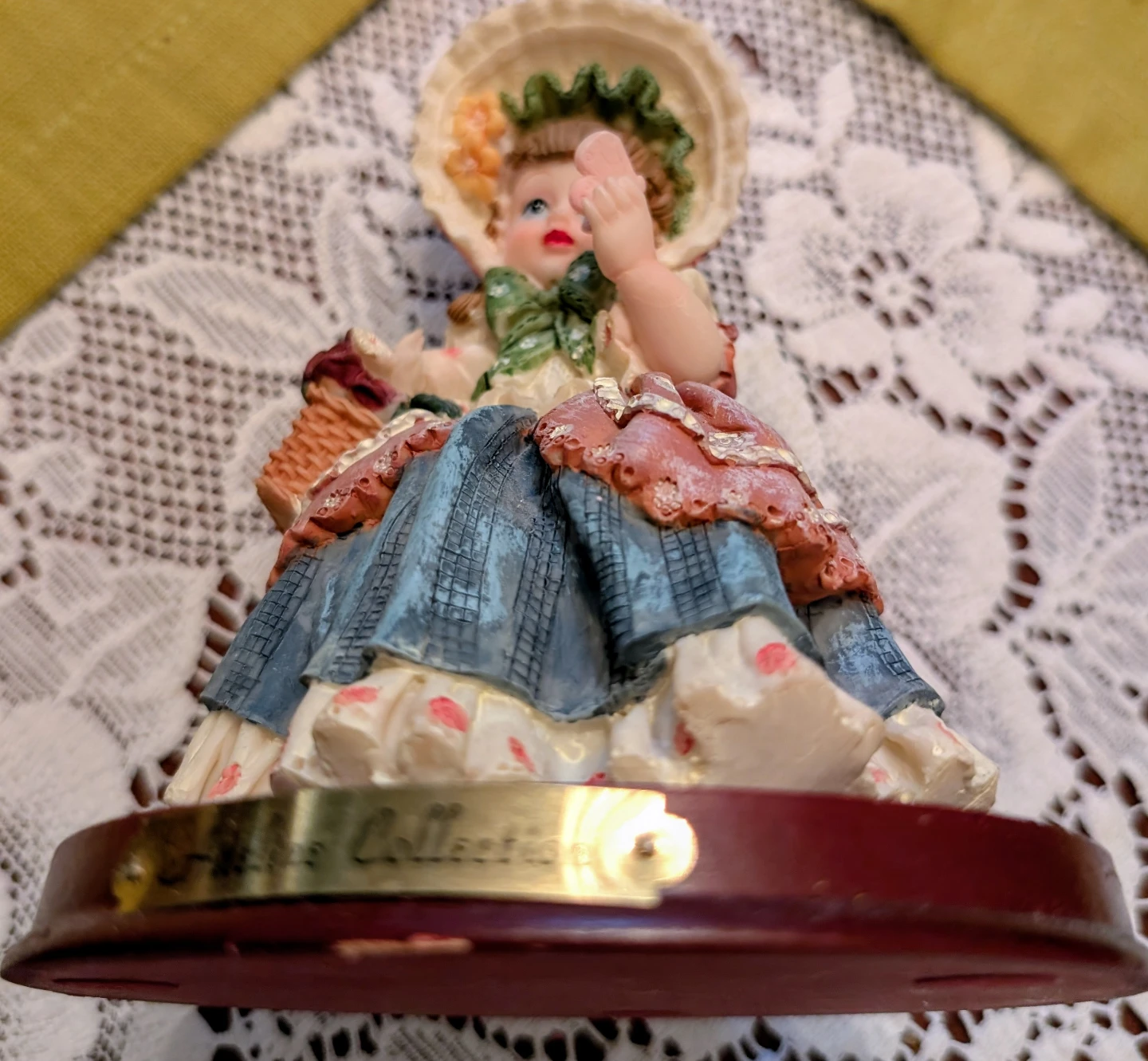 Adeline Collection Figurine - Victorian Girl with Basket - photo 2