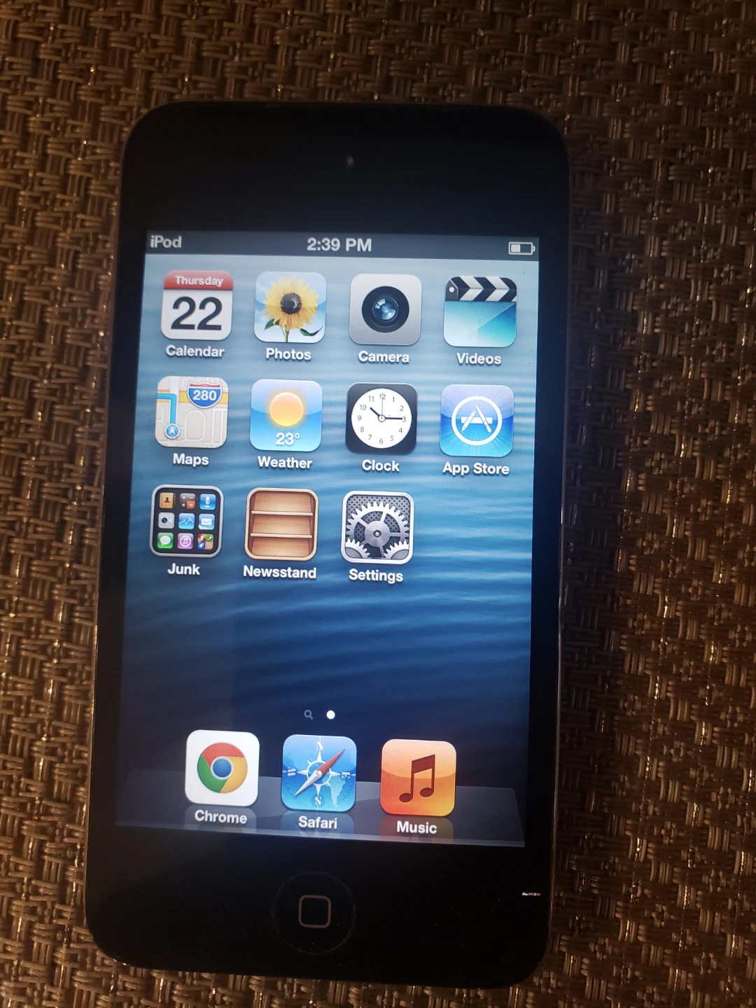 Apple iPod Touch 4th Gen 32GB Silver
