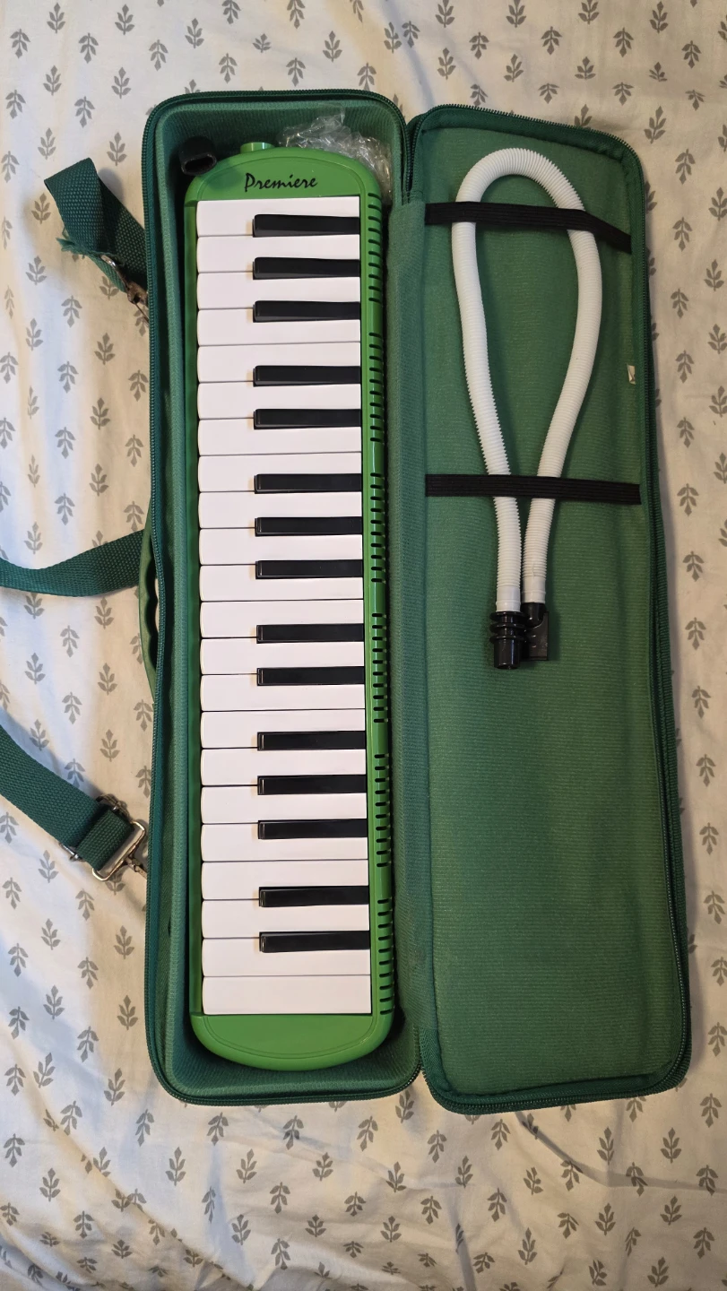 Premiere Melodica with Case and Mouthpieces (Free Delivery) - photo 2