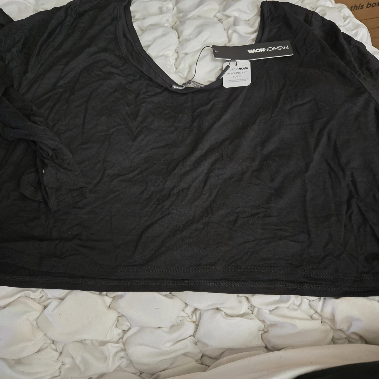 Fashion Nova Black Long Sleeve V-Neck Top
