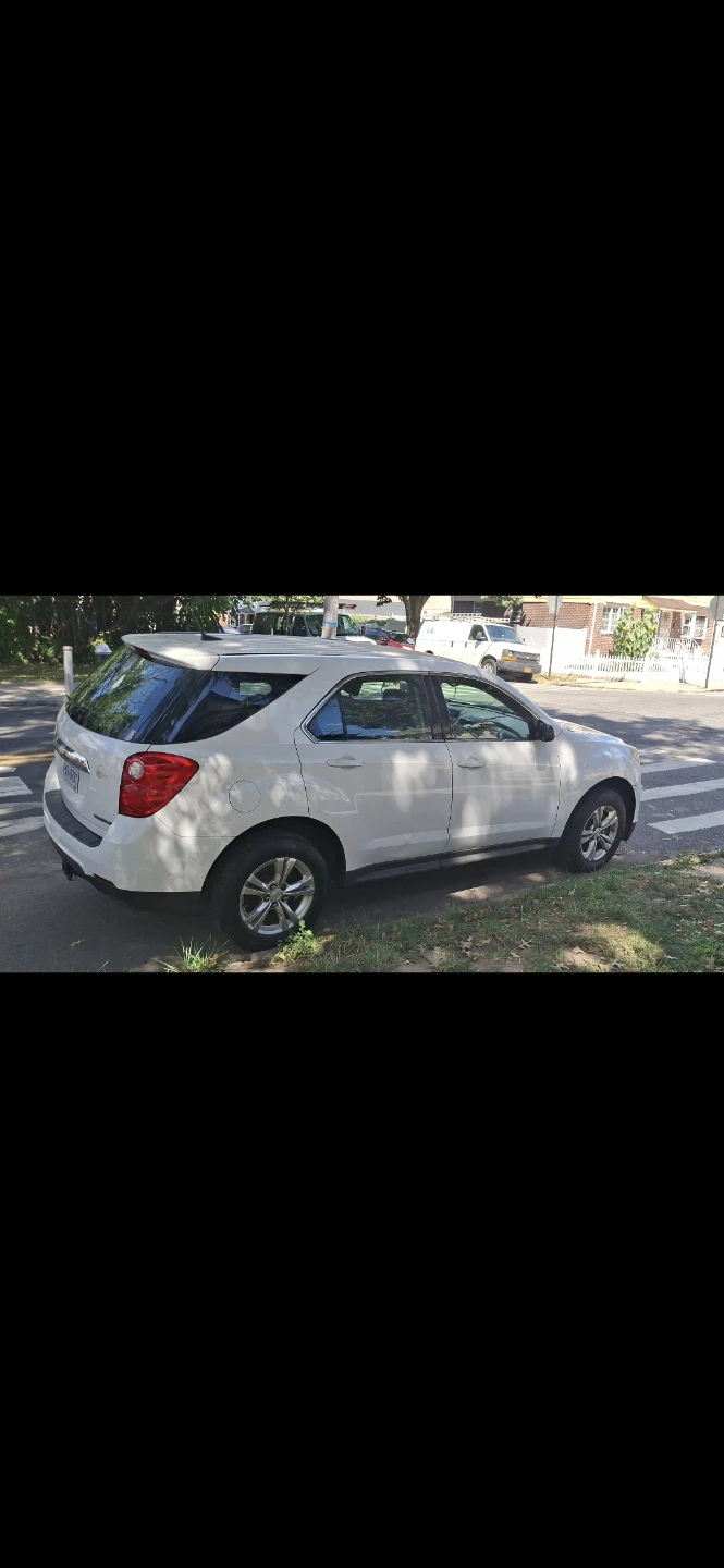 White Chevrolet Equinox - photo 5