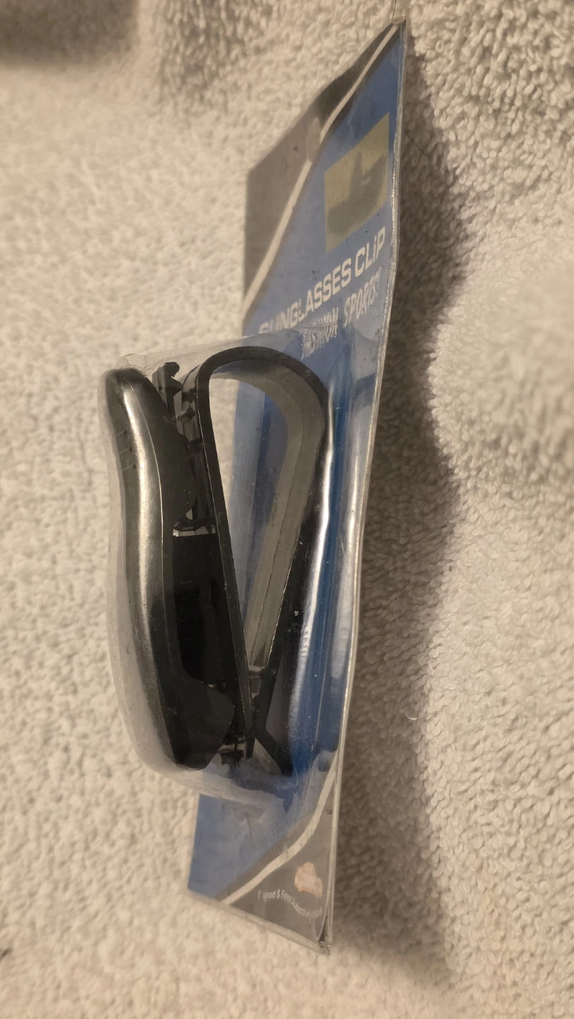 Black Sunglasses Clip Holder - photo 3