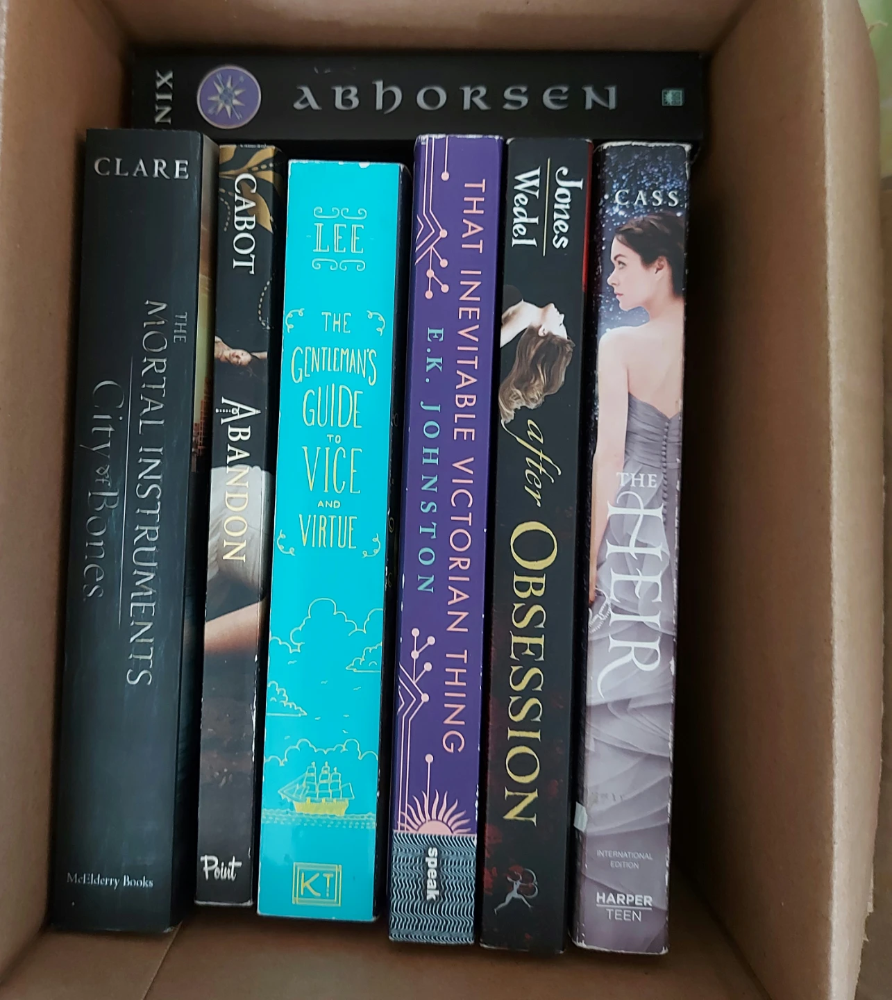 Bundle of 7 PaperbackYoung Adult Books
