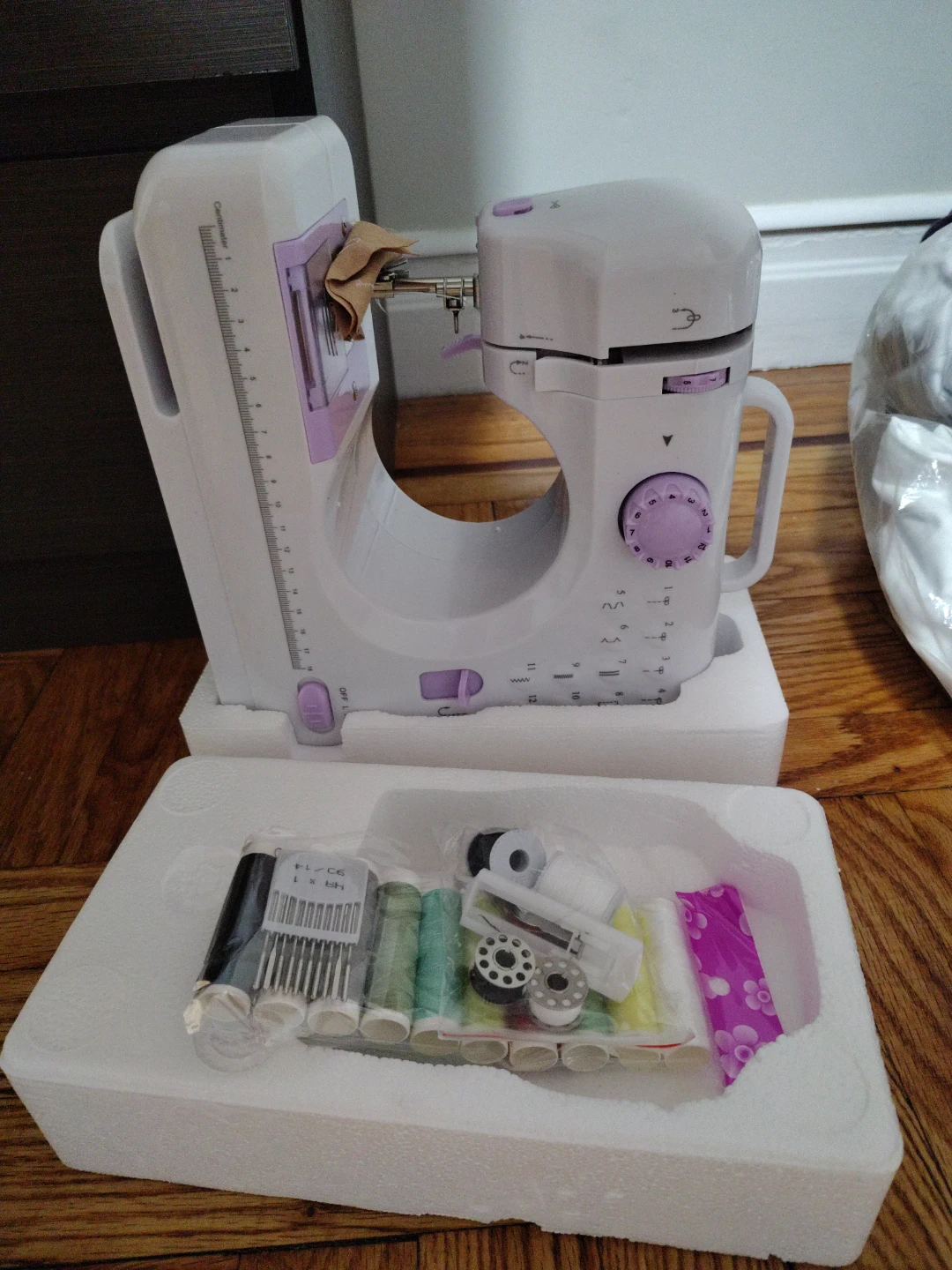Mini Multifunctional Household Sewing Machine SM-505A - photo 2