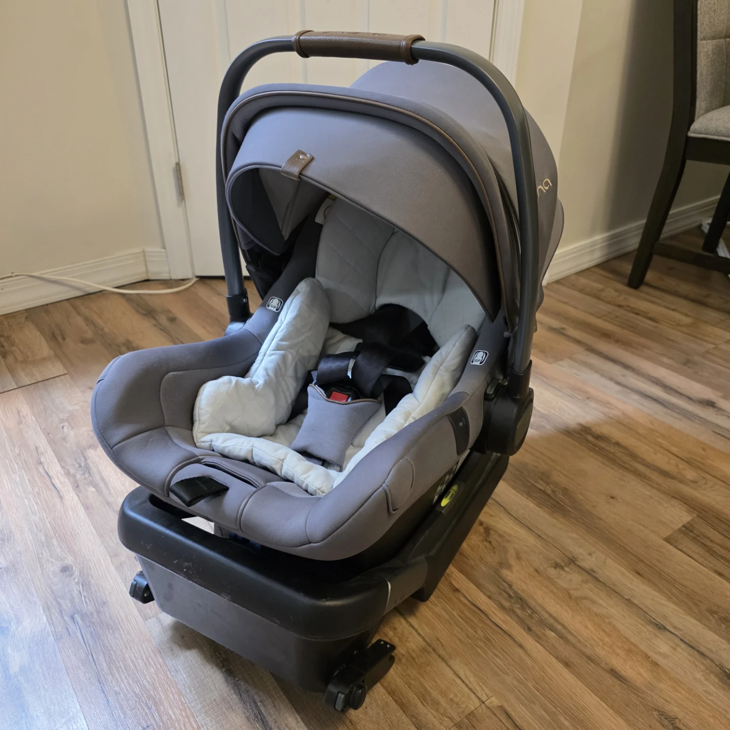 Nuna Pipa Lite LX Infant Car Seat with Base - photo 2
