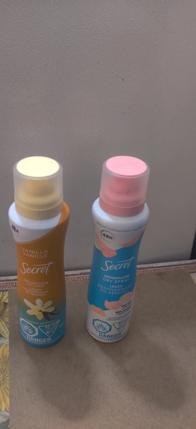 Secret Weightless Dry Spray Antiperspirant (Wild Rose & Vanilla) - photo 5