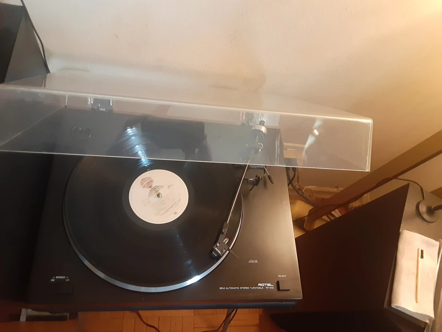 Rotel RP-310 Semi-Automatic Stereo Turntable!! - photo 2