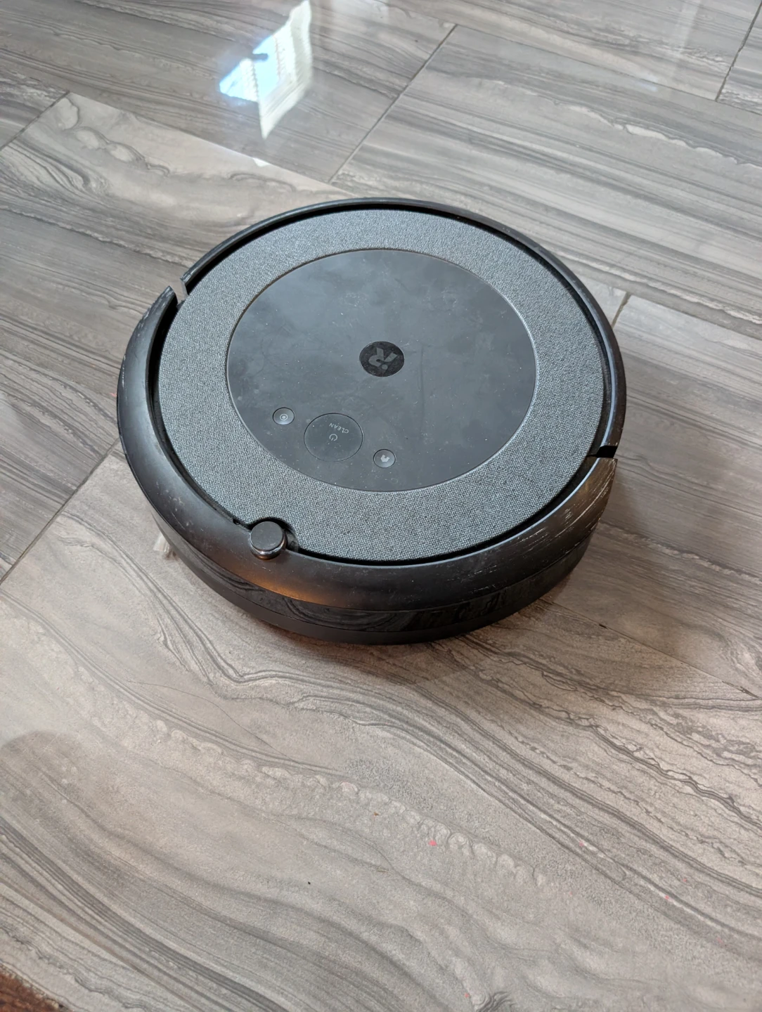 iRobot Roomba i3 Robot Vacuum
