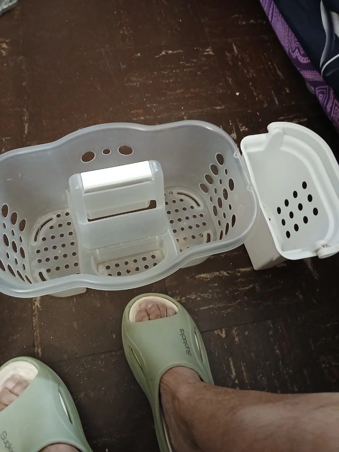 Basket with handle and for  bathroom items or makeup, - photo 4