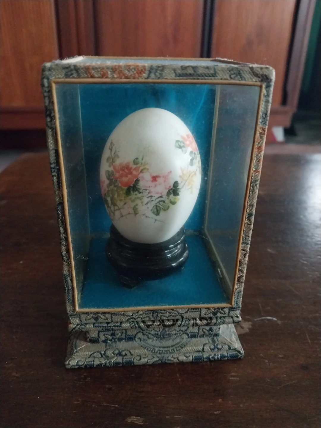 🏆Decorative Egg in Display Case with Floral Design🏆