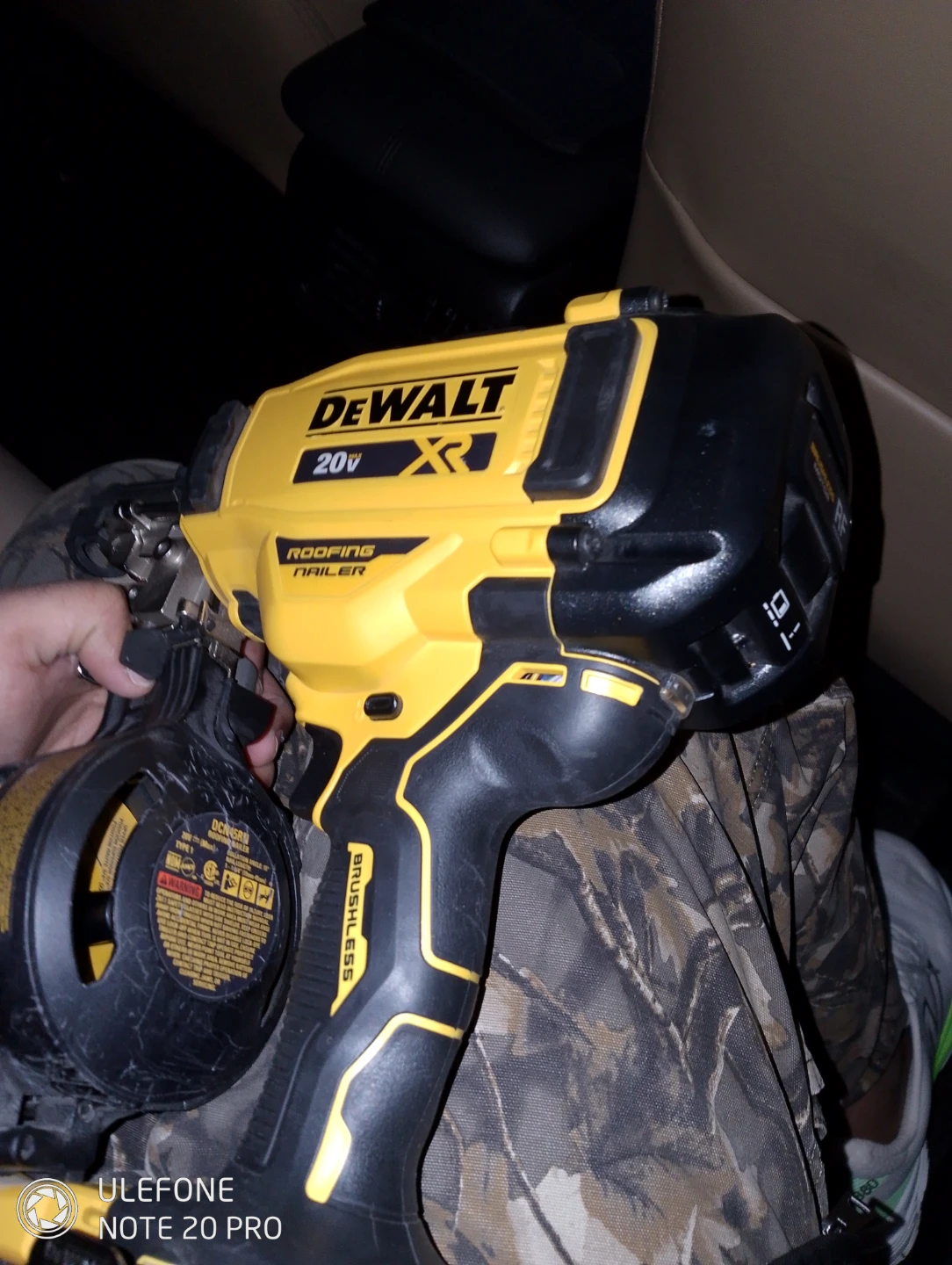 DEWALT 20V MAX XR Roofing Nailer DCFN458