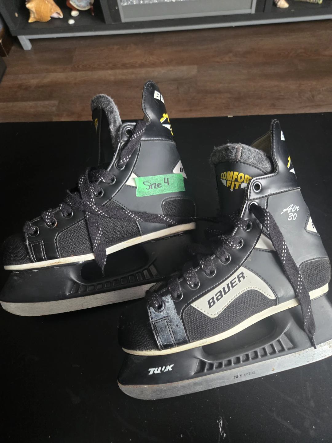 Bauer Air 30 Hockey Skates - Size 4 - photo 2