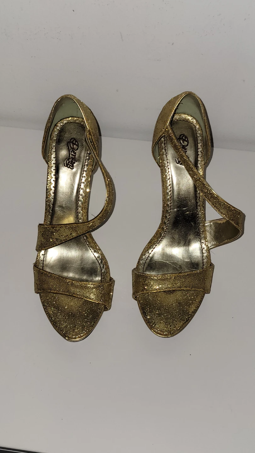 House of Deréon Gold heels - size 10