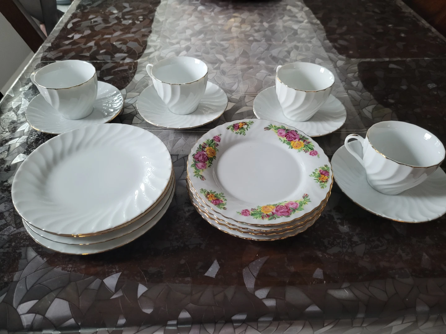 Tea Cup and Saucer Set with Plates - photo 3