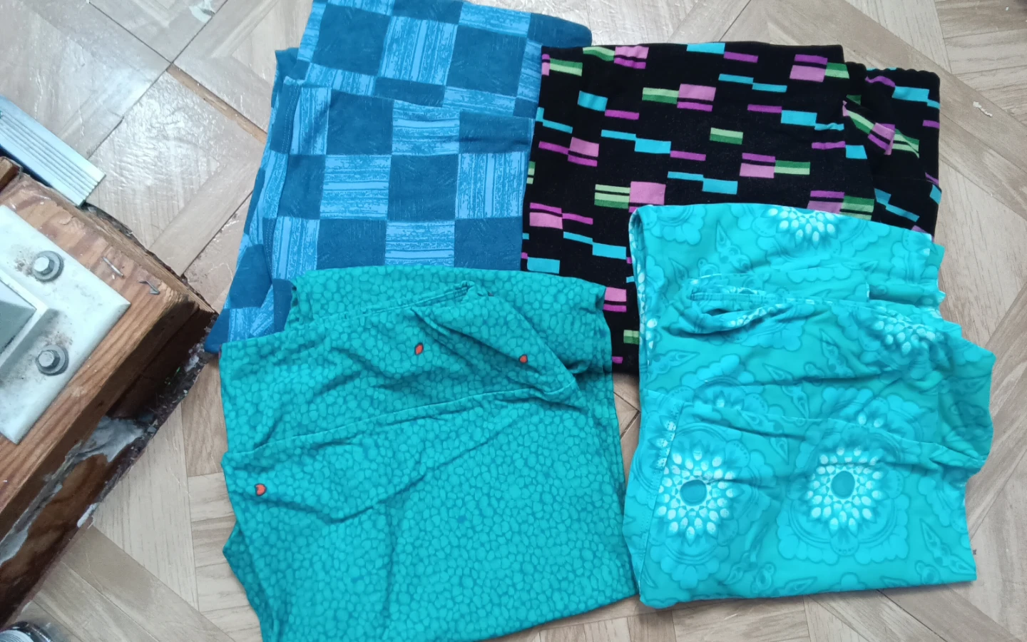 Lot of 4 lularoe Women's Leggings $10 ea