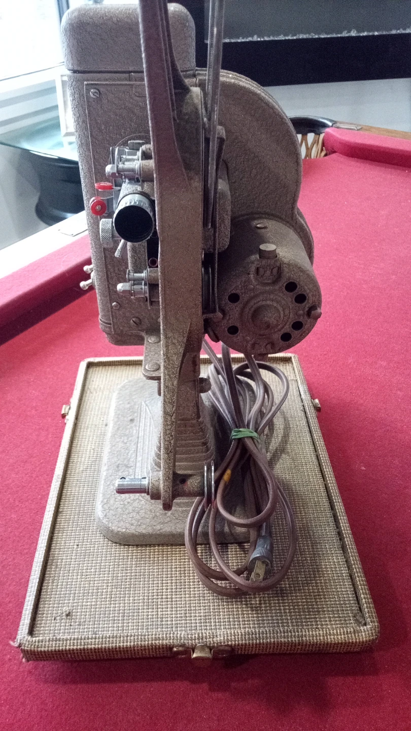 Keystone Brightbeam K-70 8mm Film Projector with Case - photo 2