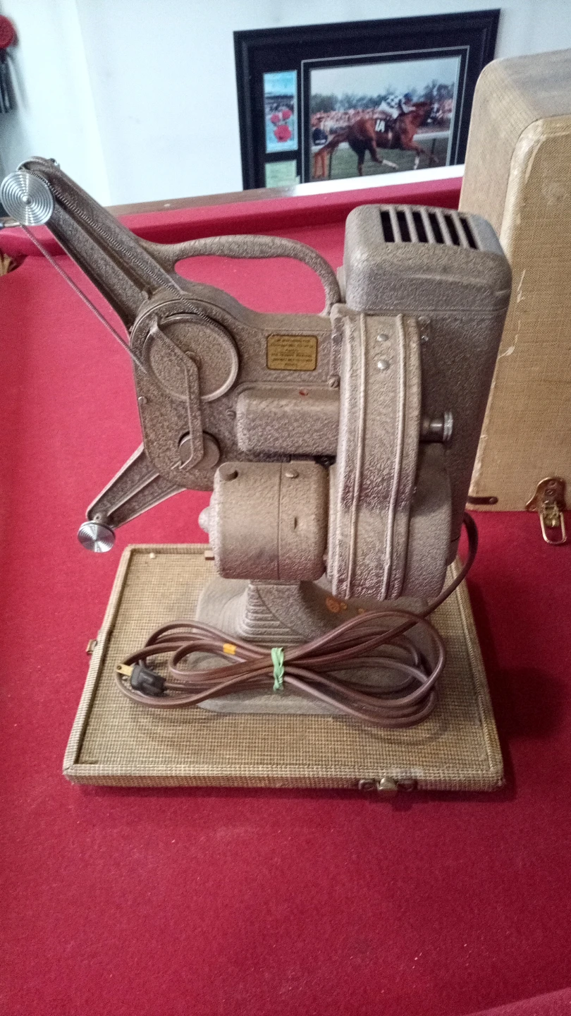 Keystone Brightbeam K-70 8mm Film Projector with Case - photo 3