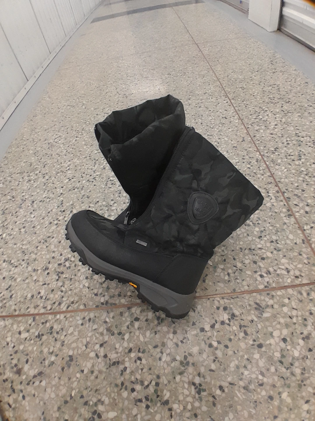 Black Camo Winter Boots Original Pajar size 8 - photo 3
