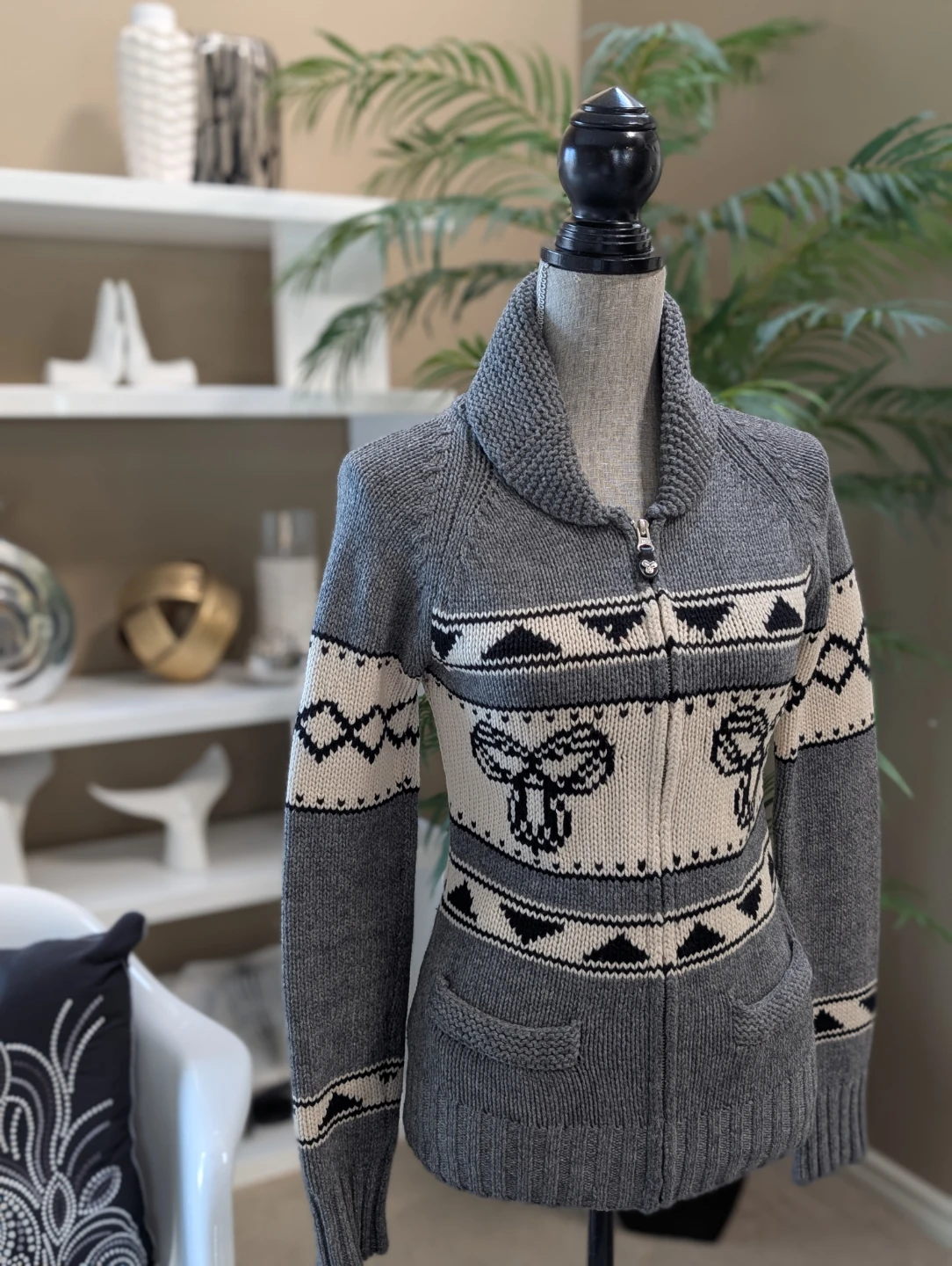 COZY Aritzia TNA 100% Lambswool Sweater