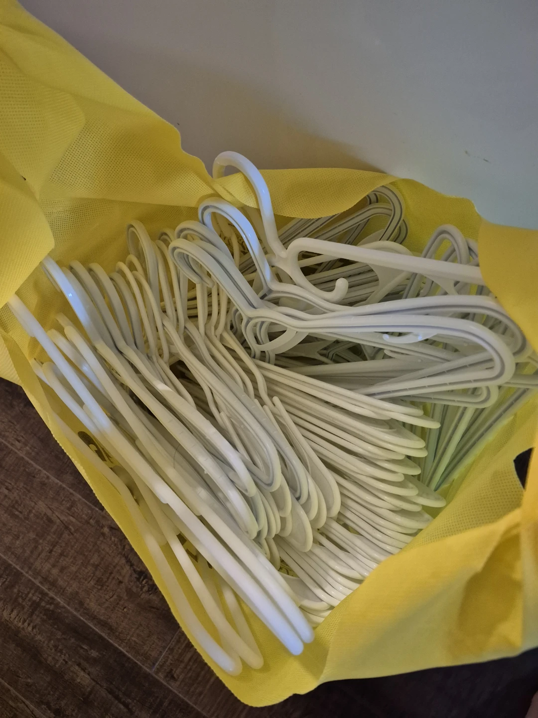 White Plastic Clothes Hangers (Lot of 80+)
