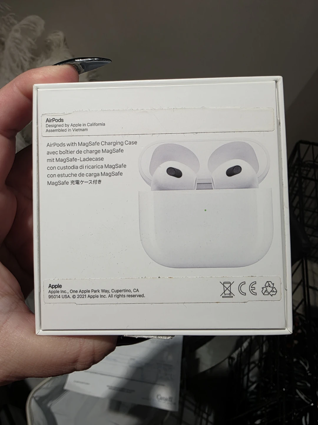 Apple AirPods (3rd generation) with MagSafe Charging Case - photo 5