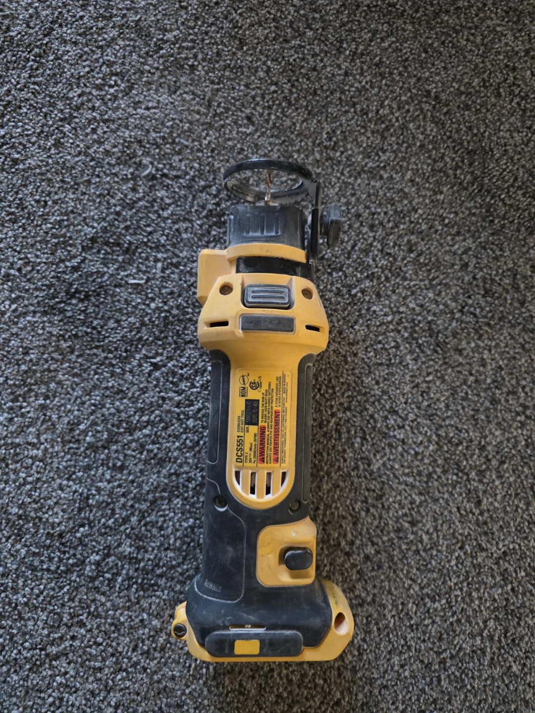 DEWALT DCS551 Cordless Cut-Out Tool 20V max