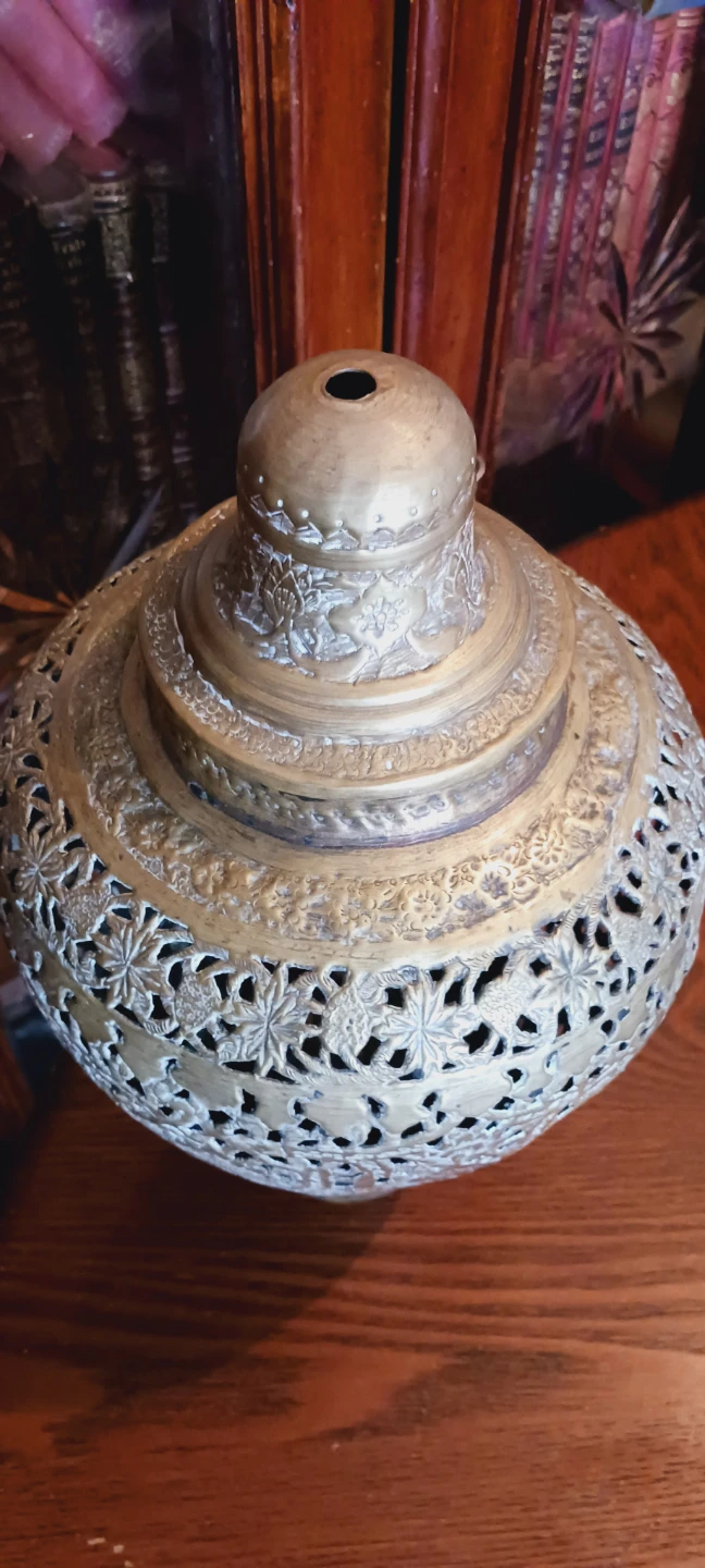 Antique Hindu/Persian Pierced Brass Lided Vase - photo 4