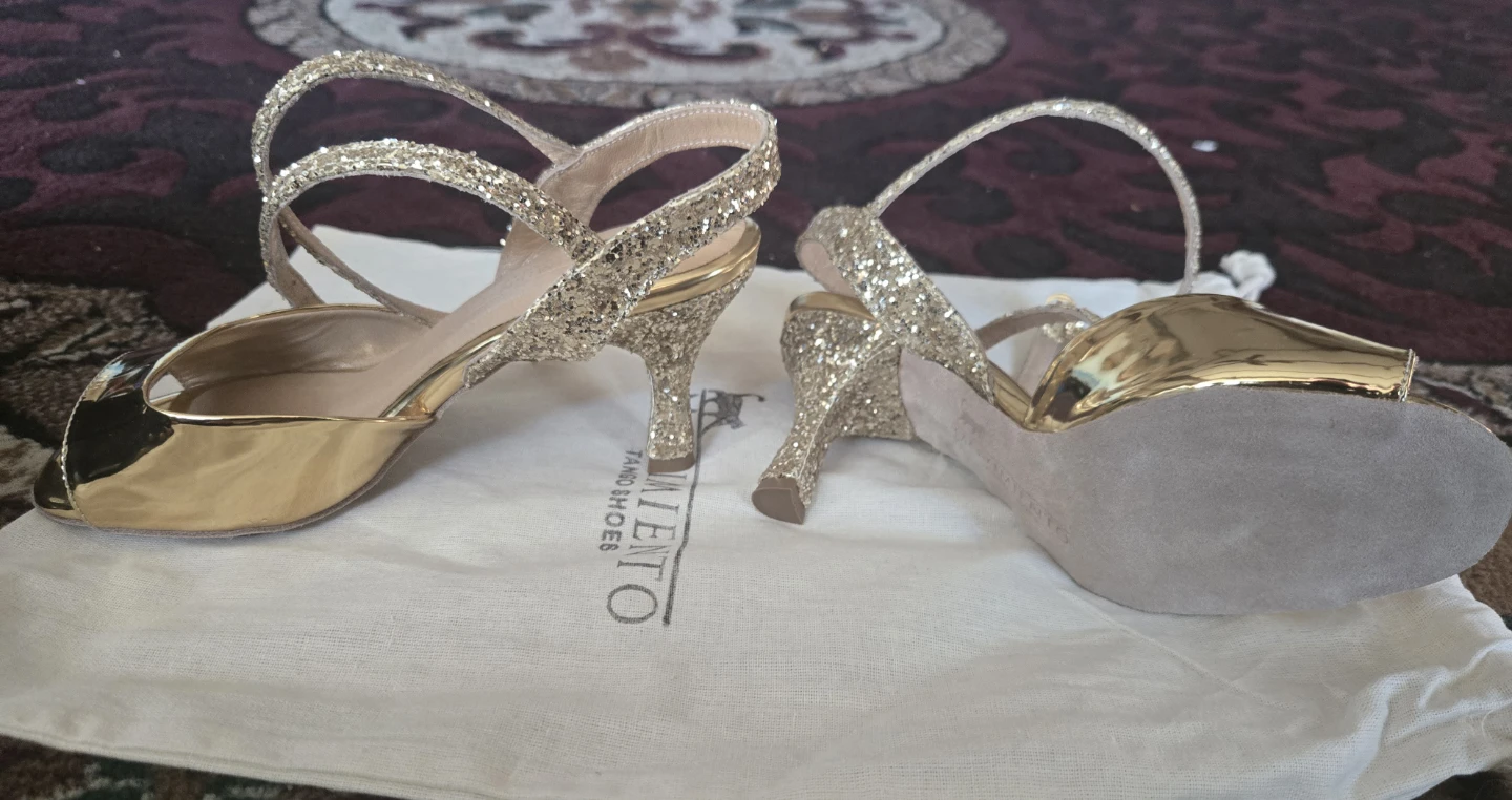 Movimiento Gold Glitter Heels - photo 2