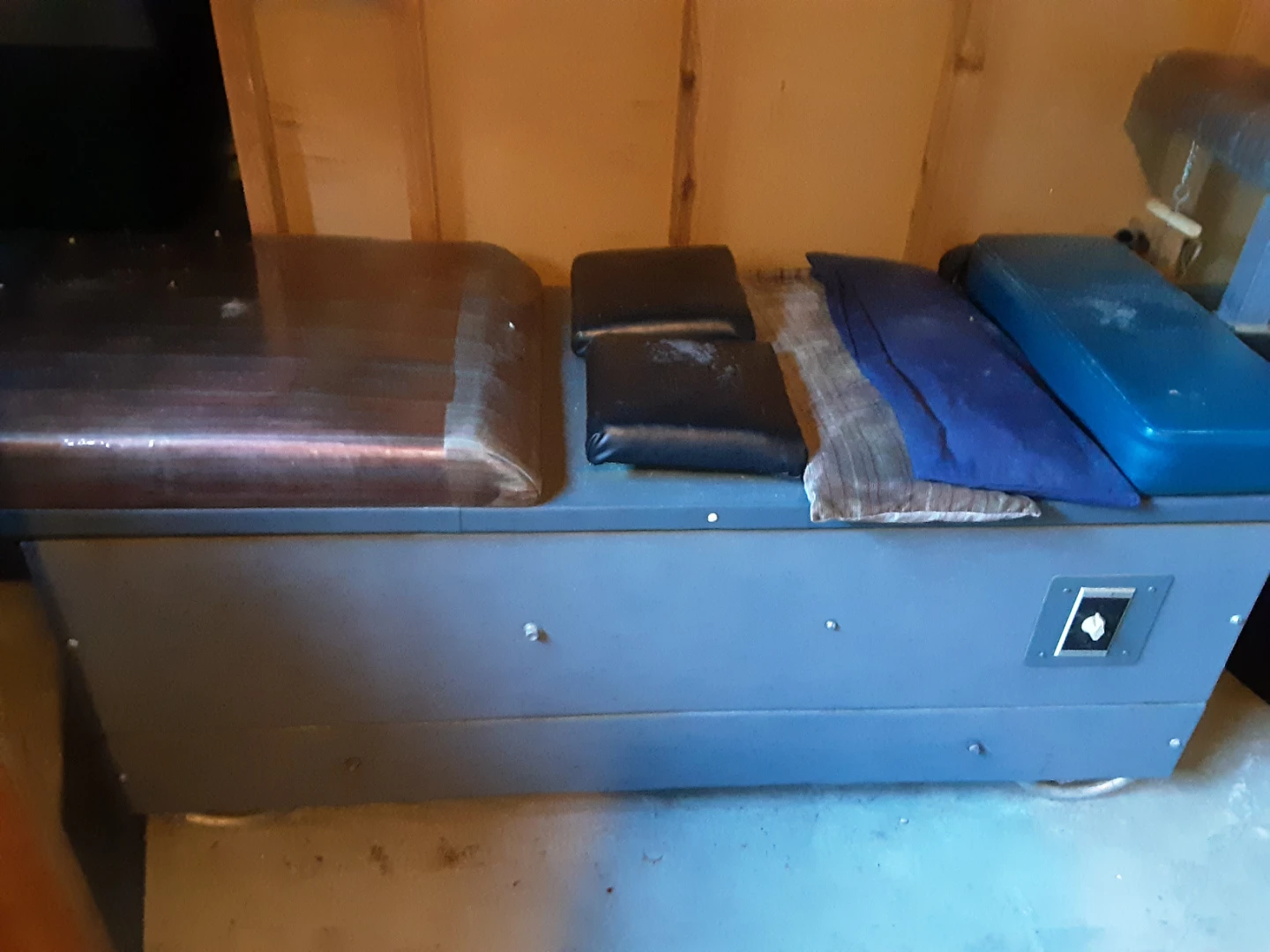 Massage Table / Therapy Bed