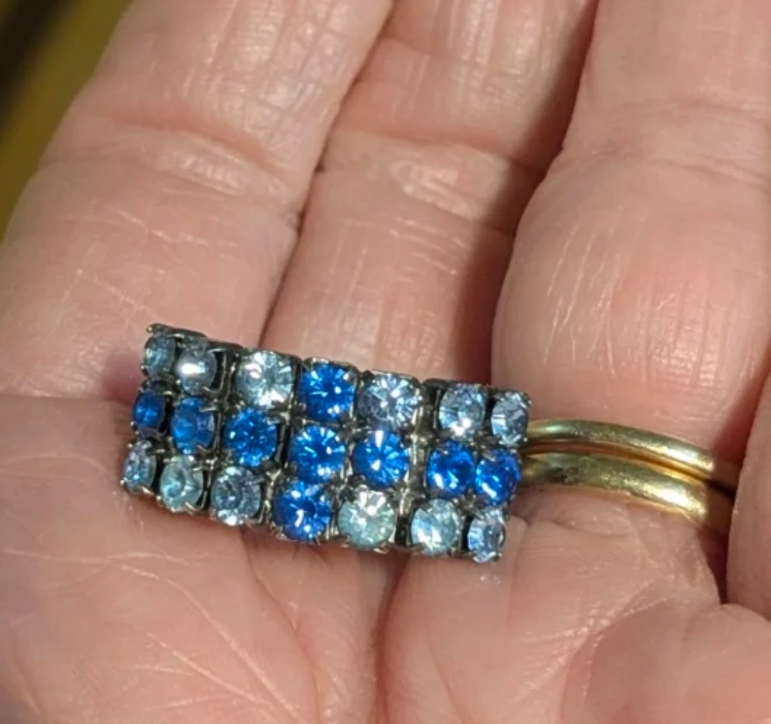 Vintage 1950s Rhinestone  Sapphire Stones Ring Stunning! - photo 2