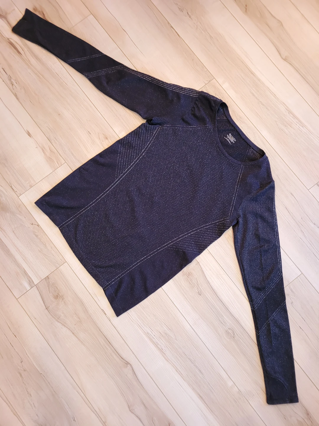 Athleta Long Sleeve Black & Sparkle Athletic Top - Size L - photo 5