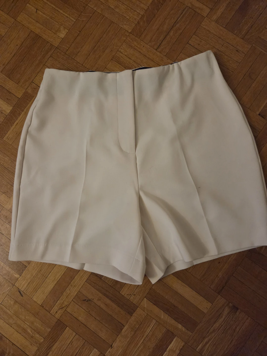 Vero Moda Women's Shorts - Cream