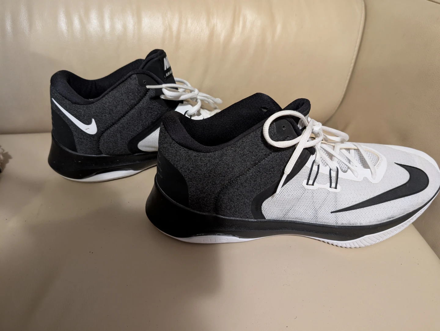 Nike Air Versatile II White/Black Men's Sneakers Size US15