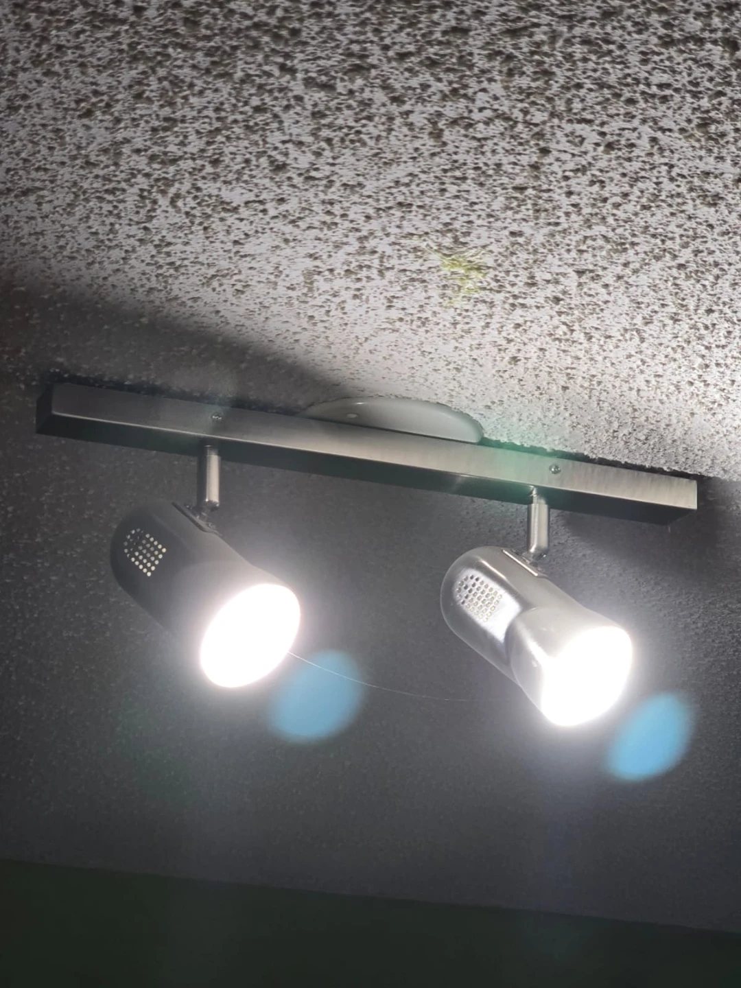 Two-head track lighting fixture