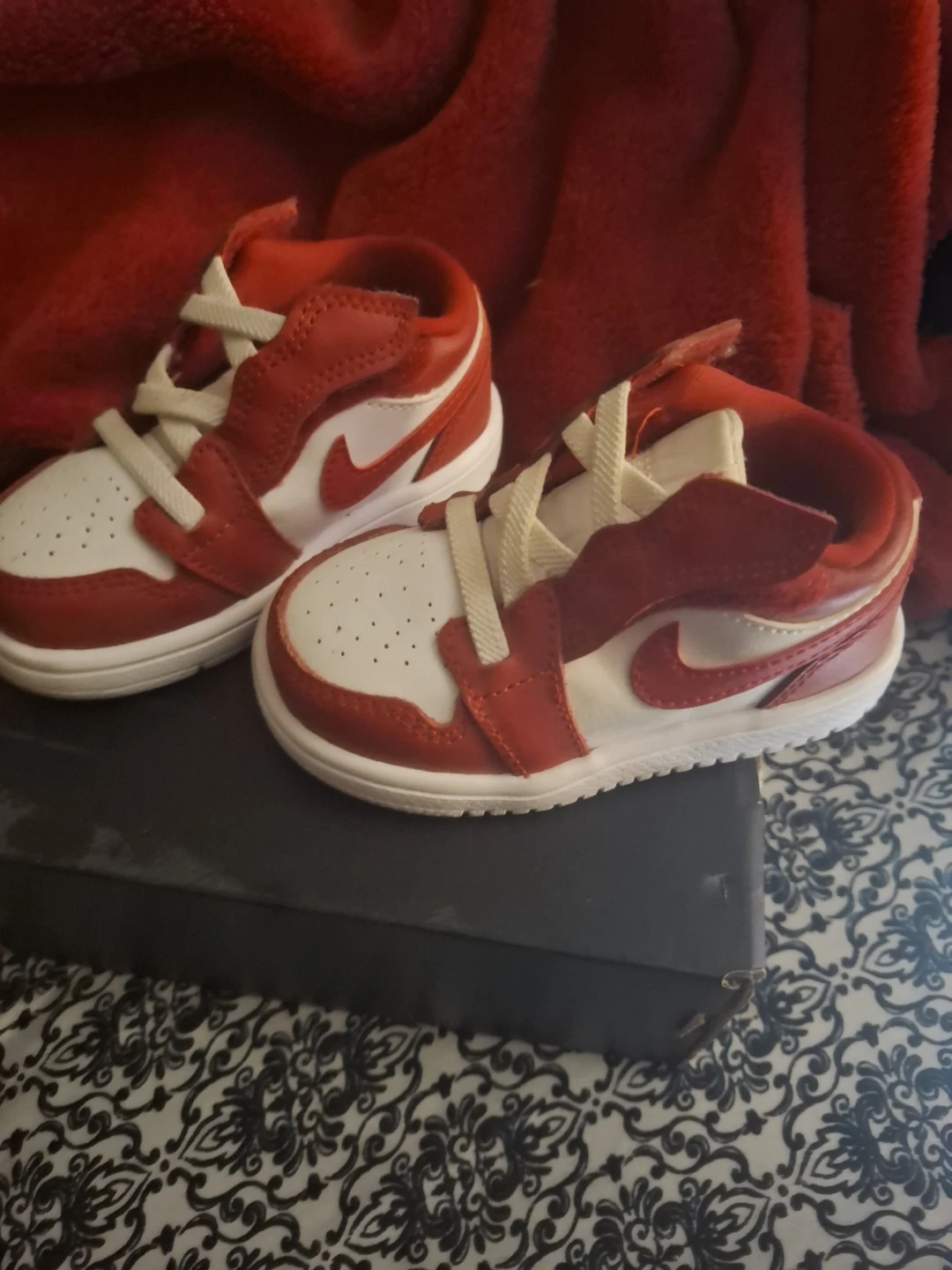 Jordan 1 Low Alt TD Toddler Shoes Red/White Size 5C - photo 2