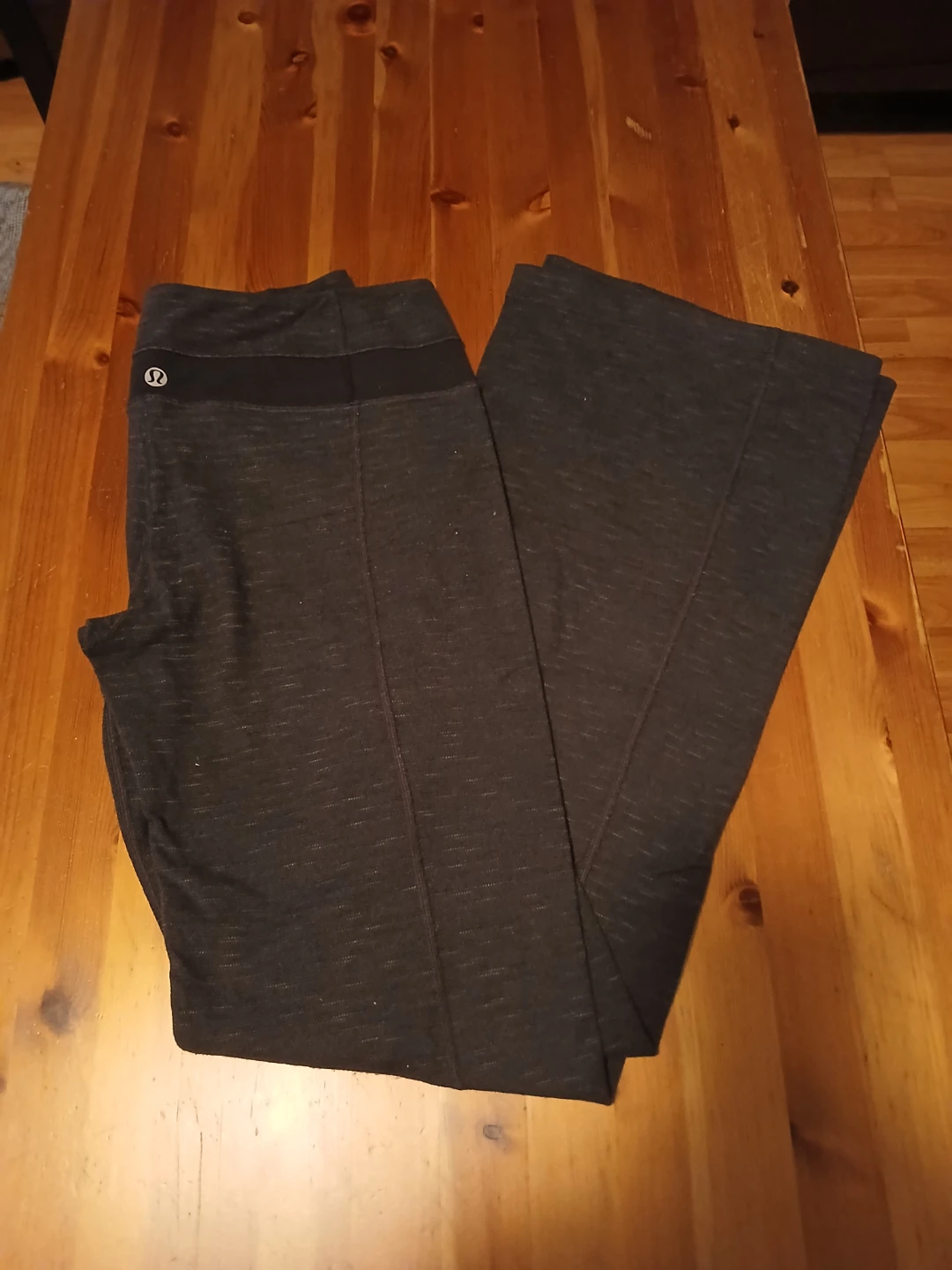 Lululemon Grey Flare Yoga Pants Size 6 - photo 3