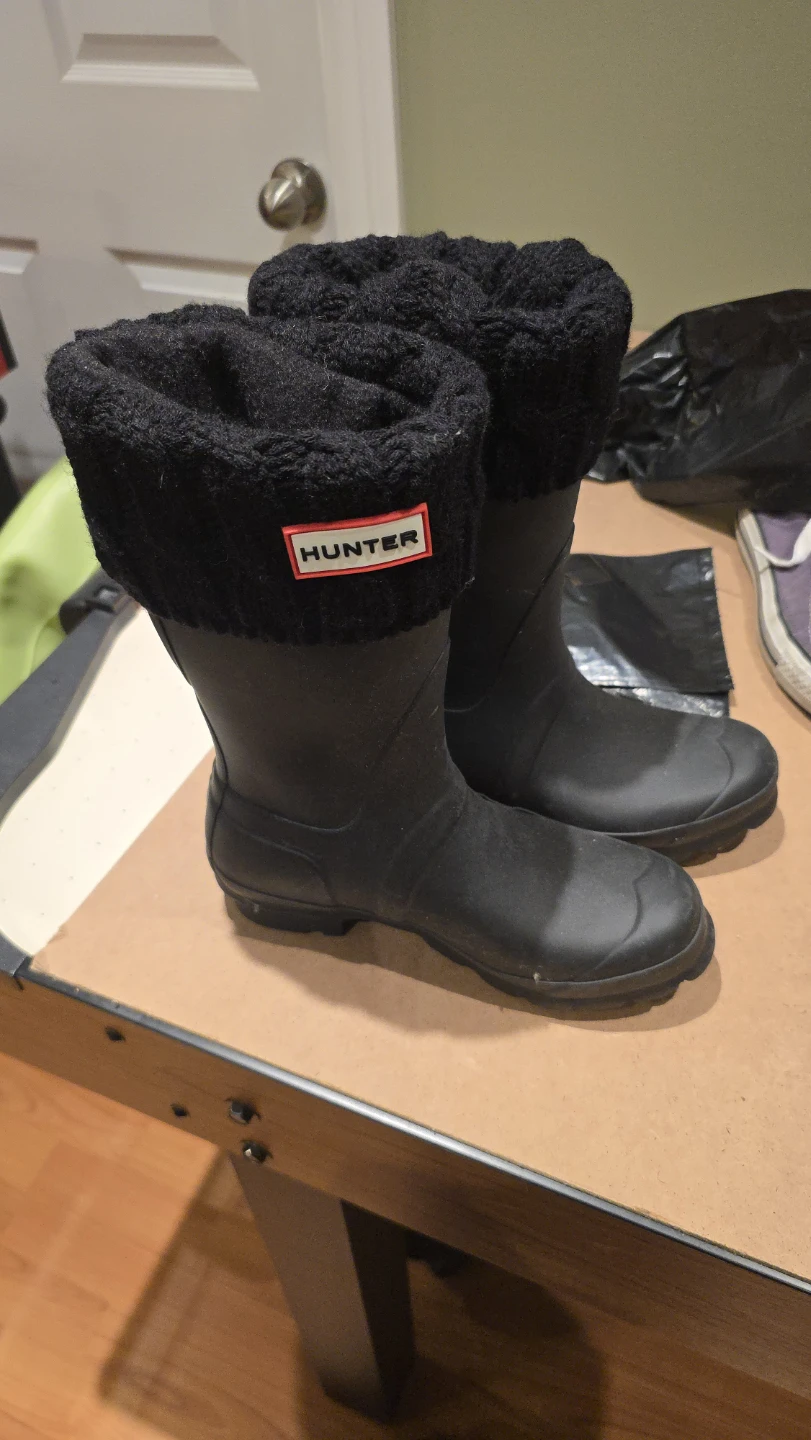 Hunter Women's Black Rubber Boots with Knit Socks - Size 6.5 - photo 2